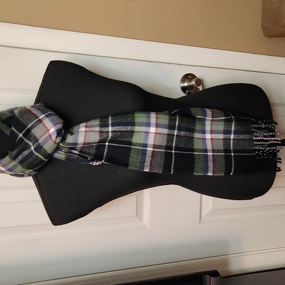 Softer than Cashmere Plaid scarf - Picture 6 of 6